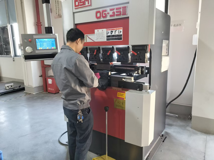 ��ݸ�ӽ𹤳�